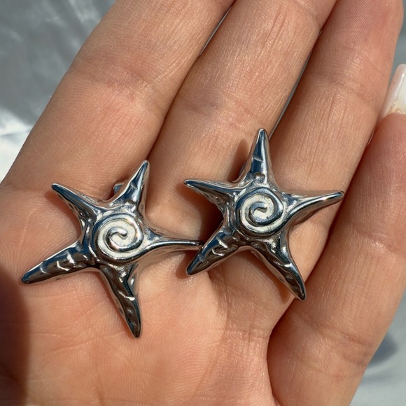 ZARA Silver Starfish Earrings - Picture 1 of 5